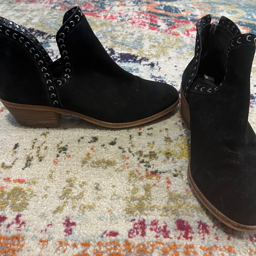 8.5 Black Vince Camuto Booties